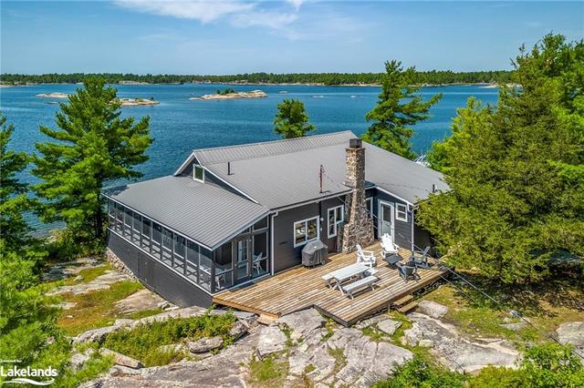 3584 Island 3420, House detached with 3 bedrooms, 1 bathrooms and null parking in Georgian Bay ON | Image 2