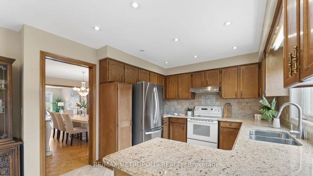 8233 Martin Grove Rd, House detached with 4 bedrooms, 4 bathrooms and 4 parking in Vaughan ON | Image 2