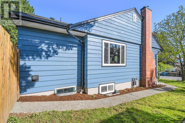 657 First St, House detached with 3 bedrooms, 2 bathrooms and 4 parking in Nanaimo BC | Image 41