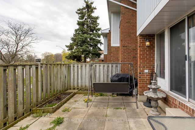 22 - 25 Redbury St, Townhouse with 3 bedrooms, 2 bathrooms and 2 parking in Hamilton ON | Image 40