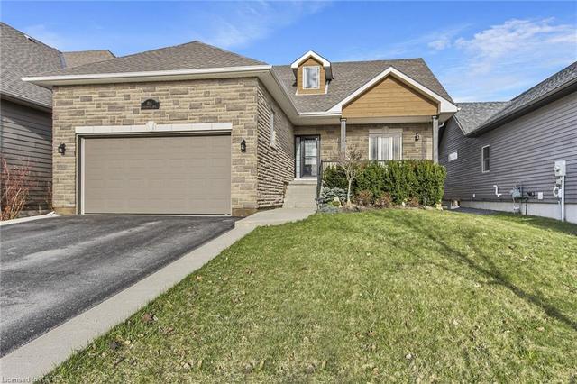 814 Kananaskis Drive, House detached with 5 bedrooms, 3 bathrooms and 4 parking in Kingston ON | Image 1