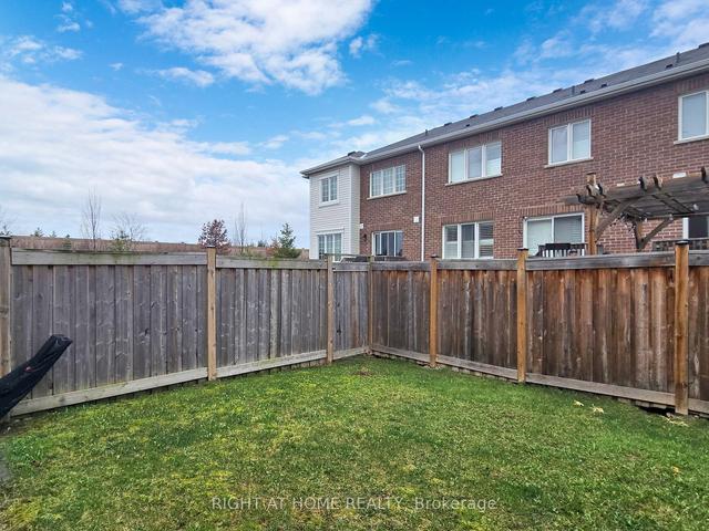 35 Dredge Crt, House attached with 3 bedrooms, 3 bathrooms and 2 parking in Milton ON | Image 33