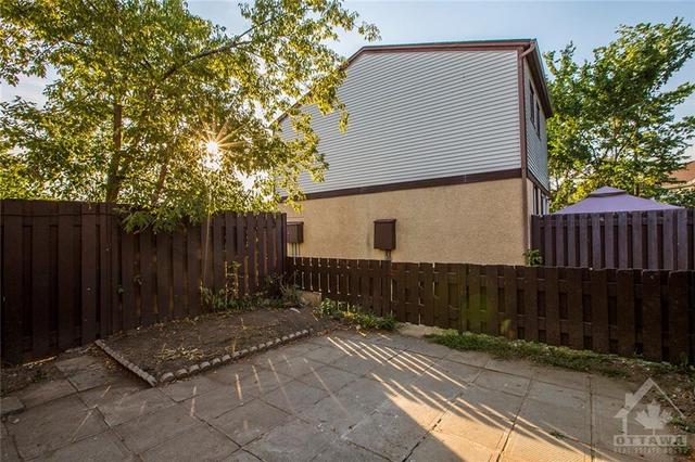 3665 Aladdin Lane, Townhouse with 3 bedrooms, 2 bathrooms and 1 parking in Ottawa ON | Image 23