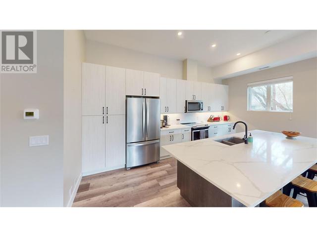 213 - 3313 Wilson Street, Condo with 3 bedrooms, 2 bathrooms and 2 parking in Penticton BC | Image 36