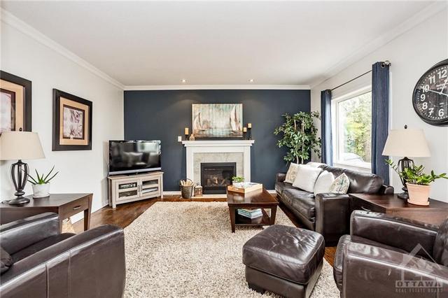 39 Steggall Crescent, House detached with 4 bedrooms, 4 bathrooms and 5 parking in Ottawa ON | Image 12