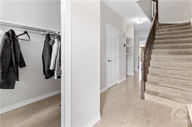 121 Umbra Place, Townhouse with 3 bedrooms, 4 bathrooms and 2 parking in Ottawa ON | Image 4