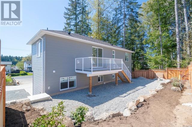 2466 Rosstown Rd, House detached with 6 bedrooms, 4 bathrooms and 2 parking in Nanaimo BC | Image 7