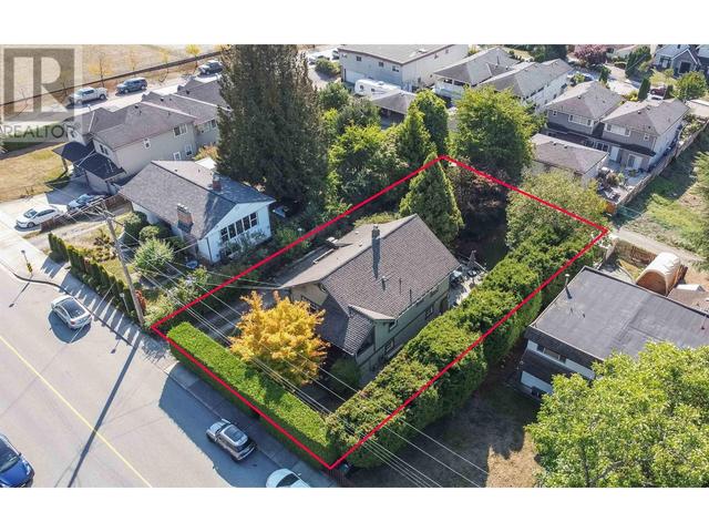 746 Alderson Avenue, House detached with 4 bedrooms, 2 bathrooms and 3 parking in Coquitlam BC | Image 3