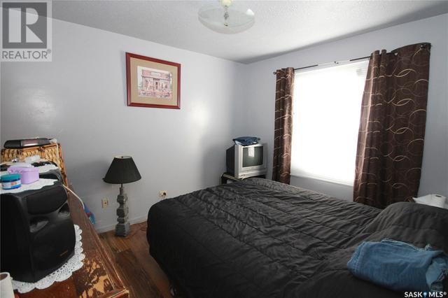 641 101st Street, House detached with 2 bedrooms, 1 bathrooms and null parking in North Battleford CY SK | Image 7