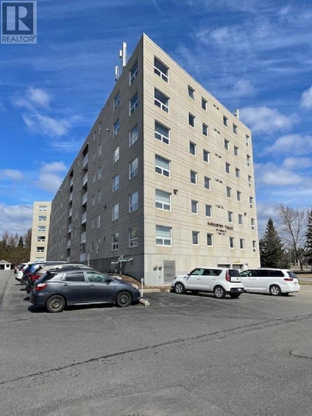 102 - 145 Fanshaw Street, Condo with 2 bedrooms, 1 bathrooms and null parking in Thunder Bay ON | Image 1