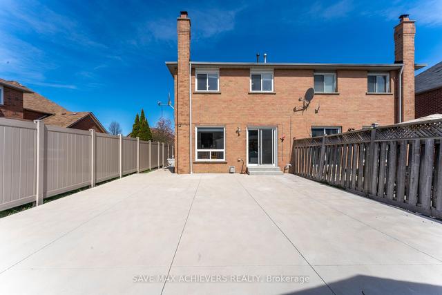 164 Bighorn Cres, House semidetached with 3 bedrooms, 3 bathrooms and 3 parking in Brampton ON | Image 31