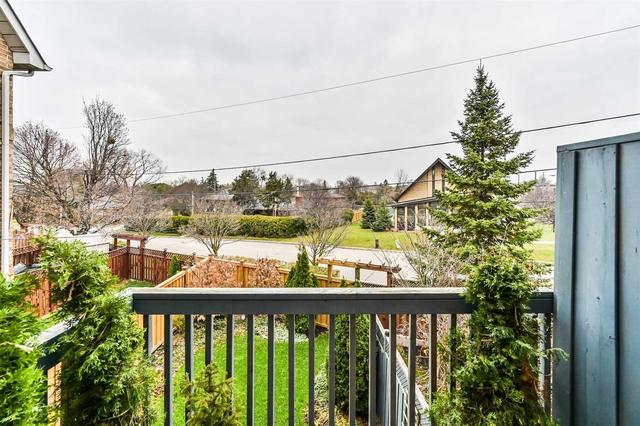 4 Lilac Ave, House semidetached with 2 bedrooms, 2 bathrooms and 2 parking in Toronto ON | Image 15