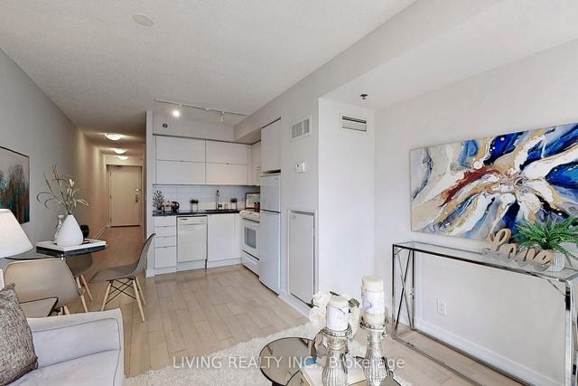 605 - 21 Nelson St, Condo with 1 bedrooms, 1 bathrooms and 0 parking in Toronto ON | Image 2