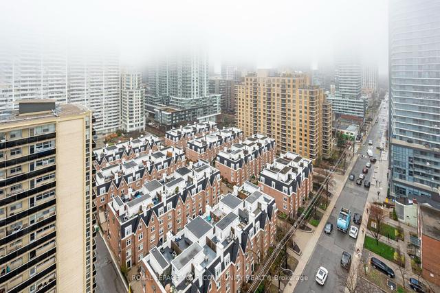 1710 - 83 Redpath Ave, Condo with 2 bedrooms, 2 bathrooms and 1 parking in Toronto ON | Image 16