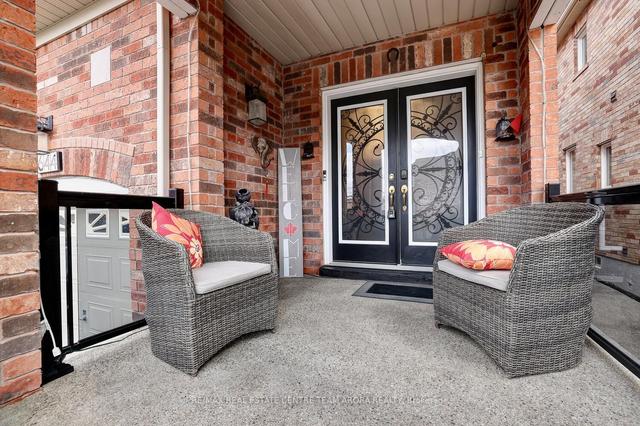 644 Lott Cres, House semidetached with 4 bedrooms, 4 bathrooms and 3 parking in Milton ON | Image 23