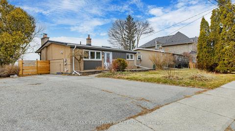292 Essex Ave, House detached with 2 bedrooms, 2 bathrooms and 3 parking in Richmond Hill ON | Card Image