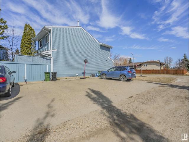 1052 106 St Nw, House attached with 3 bedrooms, 1 bathrooms and 2 parking in Edmonton AB | Image 38