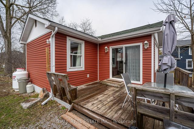 58 Front St E, House detached with 2 bedrooms, 1 bathrooms and 6 parking in Kawartha Lakes ON | Image 33