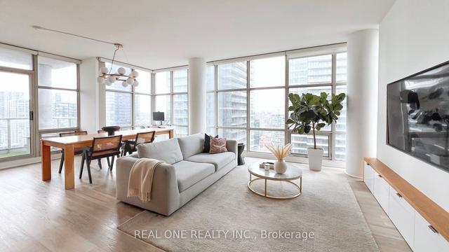 4202 - 10 Navy Wharf Crt, Condo with 2 bedrooms, 2 bathrooms and 2 parking in Toronto ON | Image 1