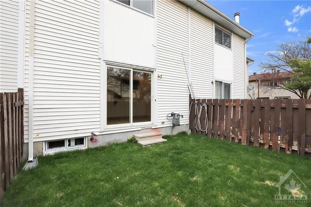 6390 Nuggett Drive, Townhouse with 3 bedrooms, 2 bathrooms and 2 parking in Ottawa ON | Image 29