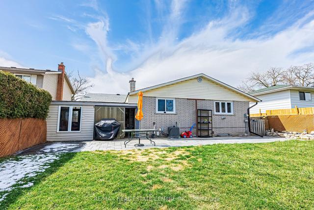 93 Christopher Dr, House detached with 3 bedrooms, 2 bathrooms and 3 parking in Cambridge ON | Image 21