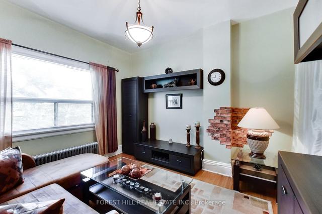 23 Lansdowne Ave, House semidetached with 5 bedrooms, 2 bathrooms and 2 parking in Toronto ON | Image 19