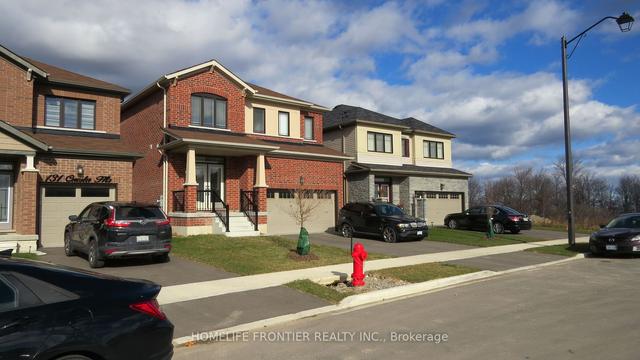 135 Cuesta Hts, House detached with 3 bedrooms, 3 bathrooms and 4 parking in Hamilton ON | Image 2
