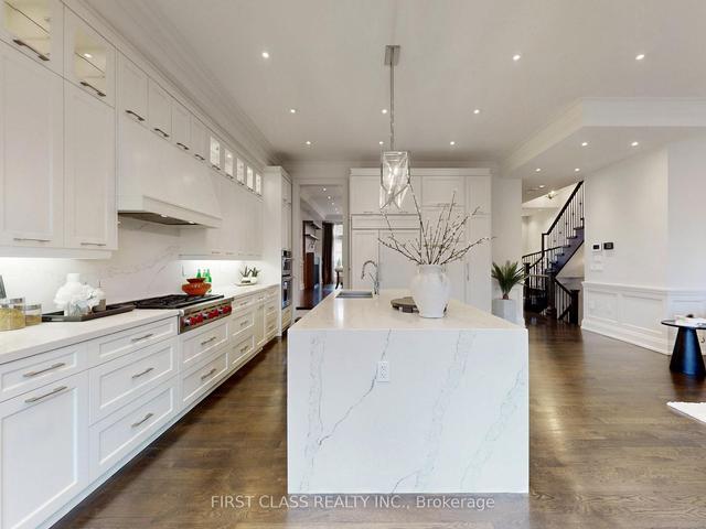 504 Broadway Ave, House detached with 4 bedrooms, 5 bathrooms and 6 parking in Toronto ON | Image 3