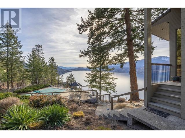 1238 Kyndree Court, House detached with 2 bedrooms, 4 bathrooms and 11 parking in Kelowna BC | Image 5