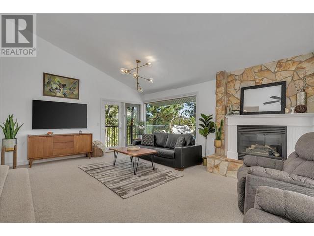 3943 Trepanier Heights Place, House detached with 5 bedrooms, 2 bathrooms and 8 parking in Peachland BC | Image 12