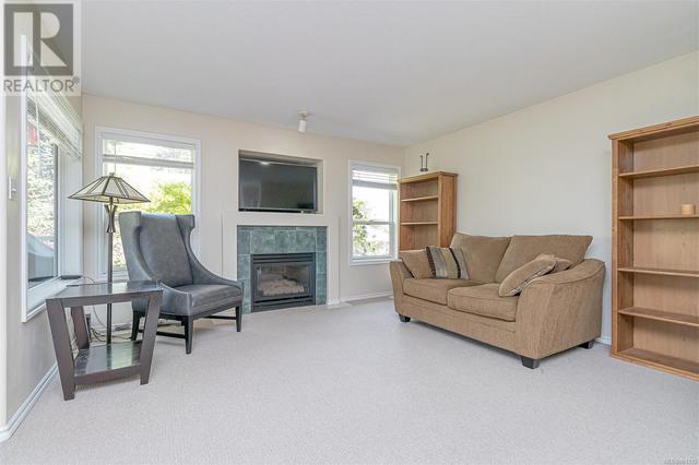 870 Kentwood Way, House detached with 4 bedrooms, 3 bathrooms and 4 parking in Nanaimo BC | Image 2