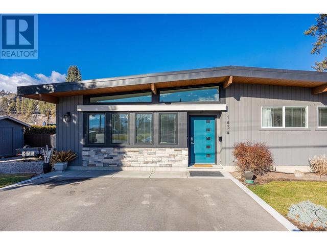 1434 Gaddes Avenue, House detached with 3 bedrooms, 2 bathrooms and 6 parking in Kelowna BC | Image 3