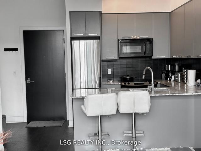 716 - 9471 Yonge St, Condo with 2 bedrooms, 2 bathrooms and 1 parking in Richmond Hill ON | Image 7