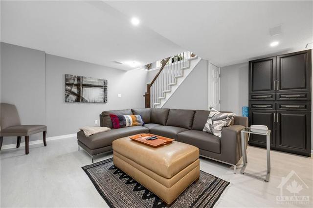 9 Kirkstone Private, Townhouse with 3 bedrooms, 3 bathrooms and 3 parking in Ottawa ON | Image 23