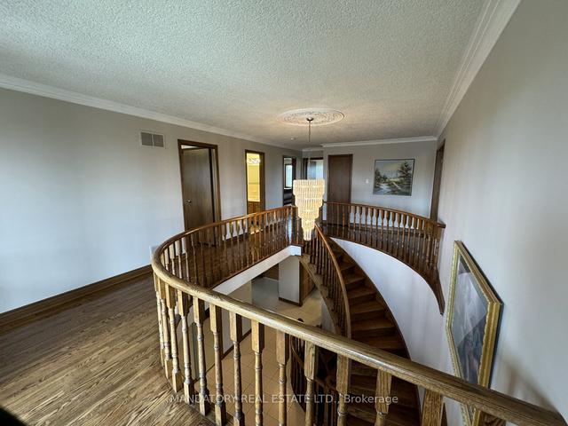 16 Rae Ave, House detached with 5 bedrooms, 5 bathrooms and 14 parking in Brampton ON | Image 37