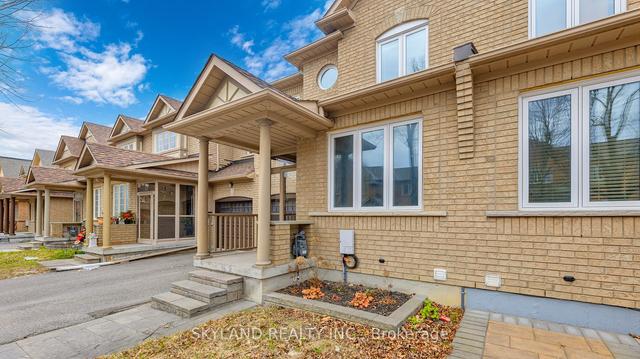 9 Magnotta Rd, House attached with 3 bedrooms, 4 bathrooms and 3 parking in Markham ON | Image 12