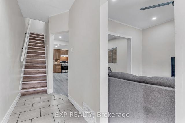 15 Lincoln St, House detached with 3 bedrooms, 1 bathrooms and 0 parking in Hamilton ON | Image 32