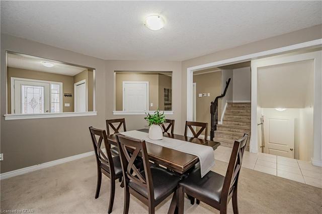 137 Kemp Crescent, House detached with 4 bedrooms, 2 bathrooms and 3 parking in Guelph ON | Image 2