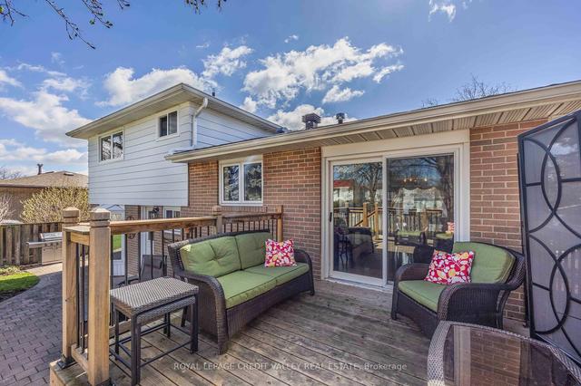 25 Caledon Cres, House detached with 3 bedrooms, 2 bathrooms and 6 parking in Brampton ON | Image 27