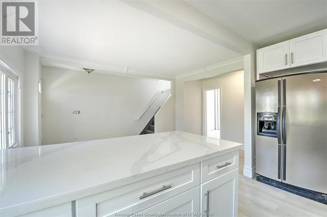 2409 Bernard, House detached with 3 bedrooms, 2 bathrooms and null parking in Windsor ON | Image 19