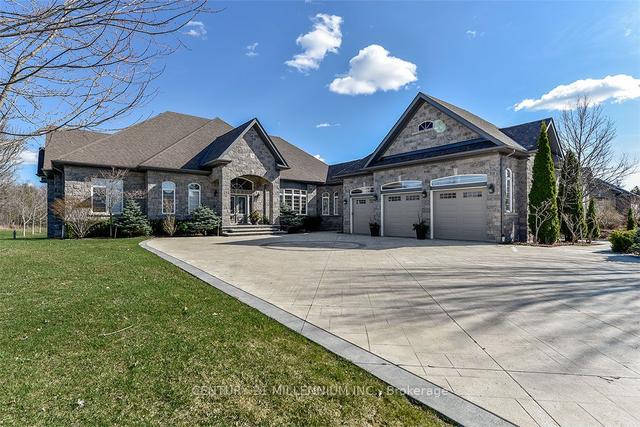 3 Castlewood Crt, House detached with 3 bedrooms, 4 bathrooms and 13 parking in Caledon ON | Image 1