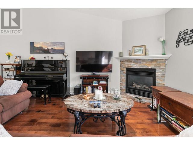 402 - 4004 Bluebird Road, House attached with 2 bedrooms, 2 bathrooms and 1 parking in Kelowna BC | Image 10
