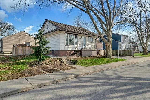 358 Guelph Street, House detached with 2 bedrooms, 1 bathrooms and 4 parking in Hamilton ON | Image 2
