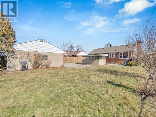2485 Dominion Boulevard, House detached with 4 bedrooms, 2 bathrooms and null parking in Windsor ON | Image 17