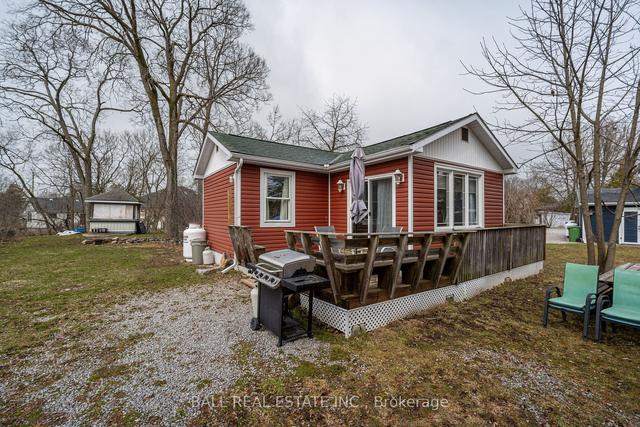 58 Front St E, House detached with 2 bedrooms, 1 bathrooms and 6 parking in Kawartha Lakes ON | Image 31