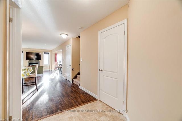 6861 Vallas Circ, House detached with 4 bedrooms, 3 bathrooms and 3 parking in London ON | Image 39