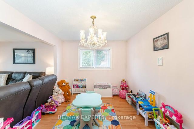 58 Centre St N, House detached with 4 bedrooms, 3 bathrooms and 6 parking in Brampton ON | Image 28