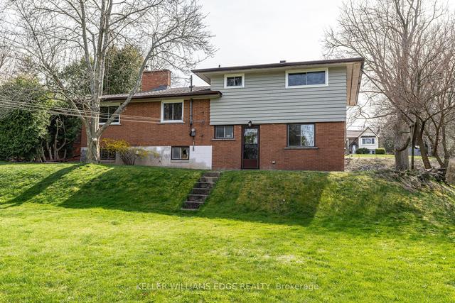 1352 Centre Rd, House detached with 3 bedrooms, 2 bathrooms and 6 parking in Hamilton ON | Image 26