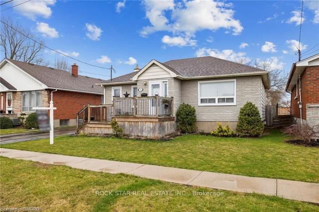 6 Battersea Ave, House detached with 3 bedrooms, 2 bathrooms and 5 parking in St. Catharines ON | Image 23
