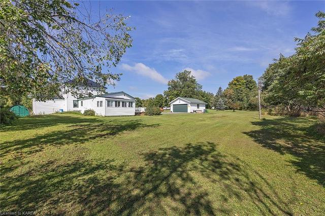 302 Burridge Road, House detached with 3 bedrooms, 2 bathrooms and 7 parking in South Frontenac ON | Image 40